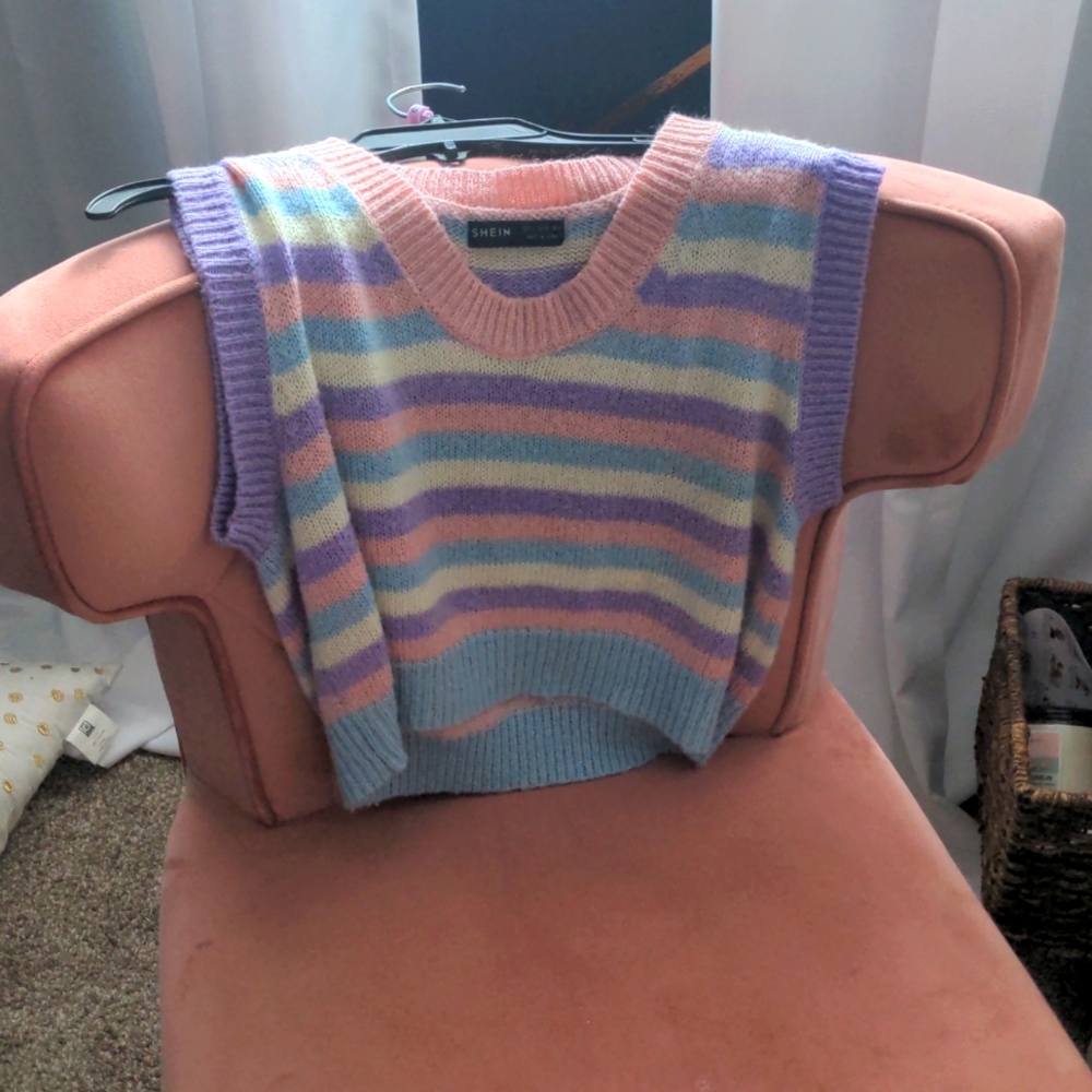 Pastel Knitted vest